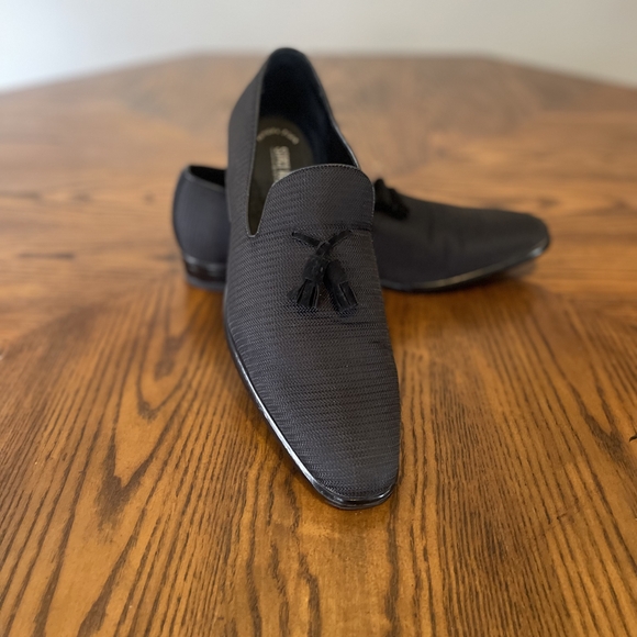 Stacy Adams Black Textured Tassel Loafers - Picture 1 of 5